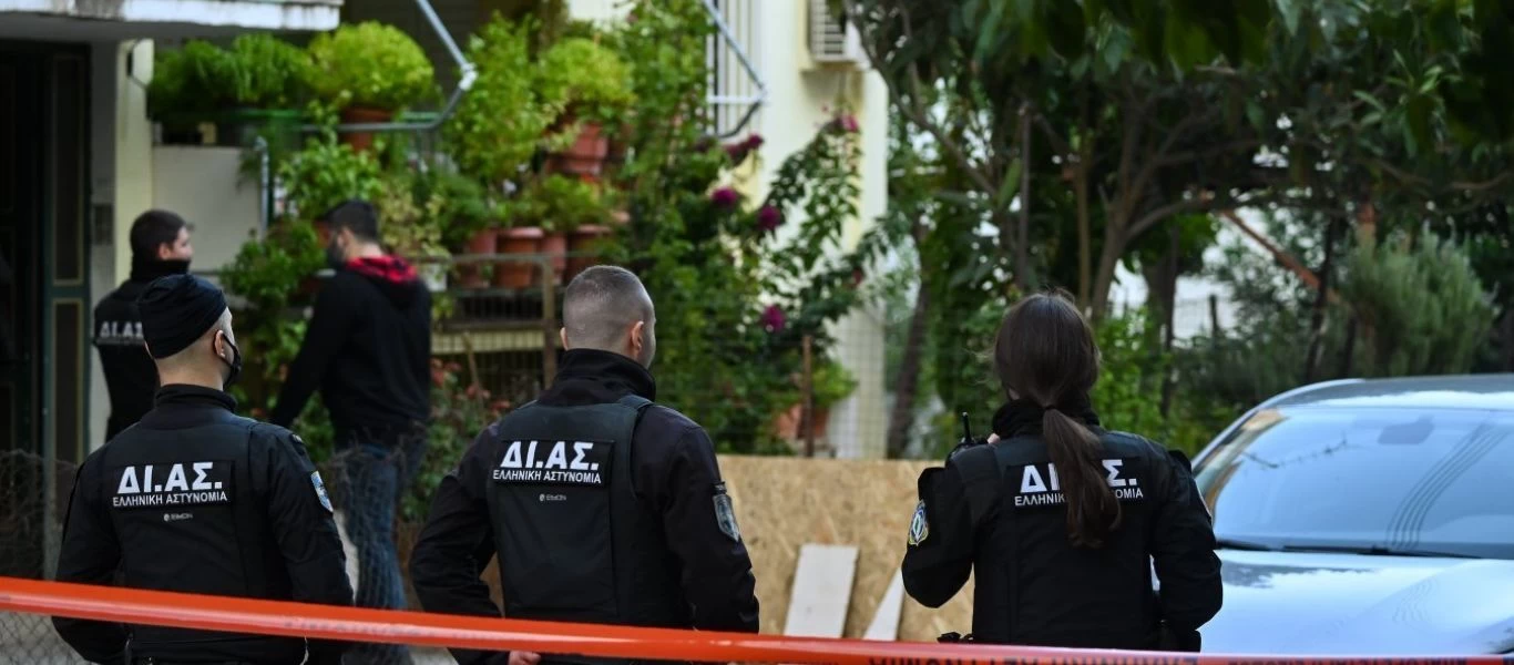 Αιγάλεω: Στον εισαγγελέα το απόγευμα ο 20χρονος που ομολόγησε τη δολοφονία της μητέρας του